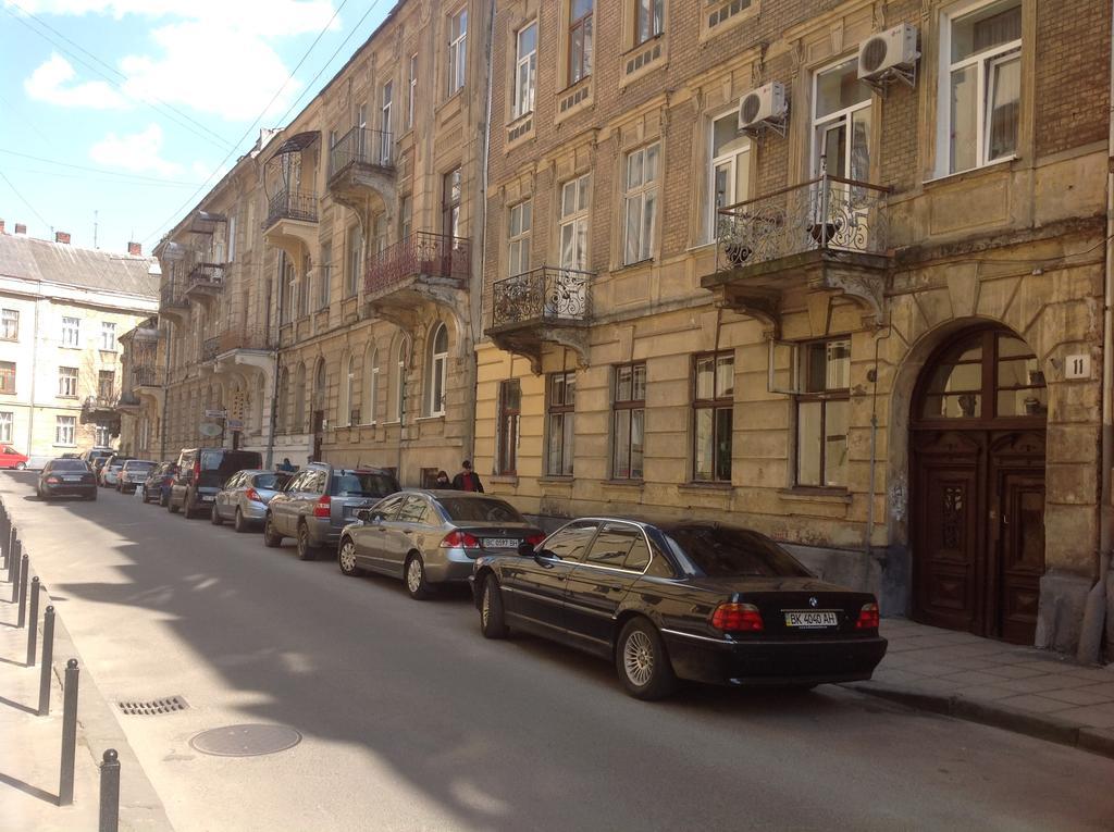Apartment On Konyskogo Lviv Exterior photo
